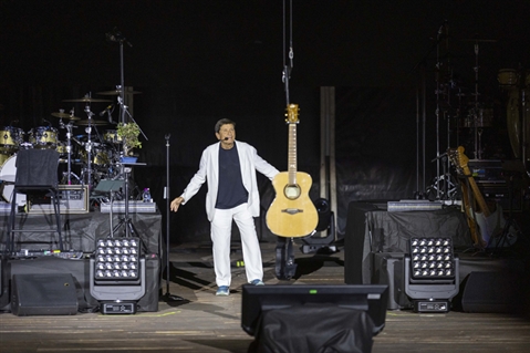 GIANNI MORANDI - C’ERA UN RAGAZZO ESTATE 2026 - foto 3