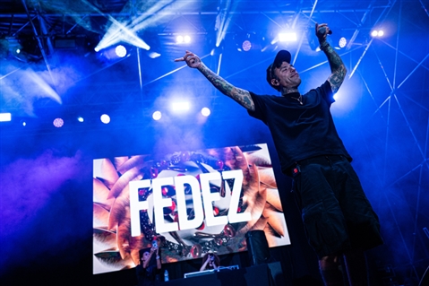 FEDEZ - DJ SET - PROLOGO AL SANZA FESTIVAL DELL'ACCOGLIENZA - foto 10