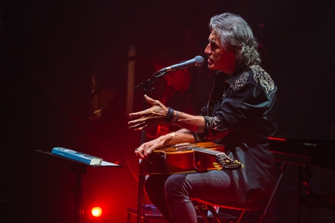 LUCIANO LIGABUE - LIGABUE IN TEATRO - DEDICATO A NOI - foto 2