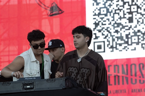 LAZZA  - LOCURA SUMMER TOUR 2025 - SALERNOSOUNDS - foto 14