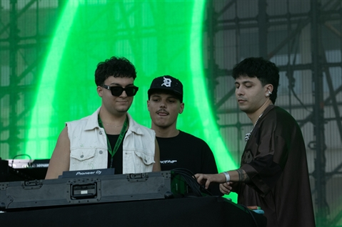 LAZZA  - LOCURA SUMMER TOUR 2025 - SALERNOSOUNDS - foto 19
