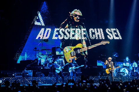 LUCIANO LIGABUE - DEDICATO A NOI - INDOOR TOUR 2023 - foto 44