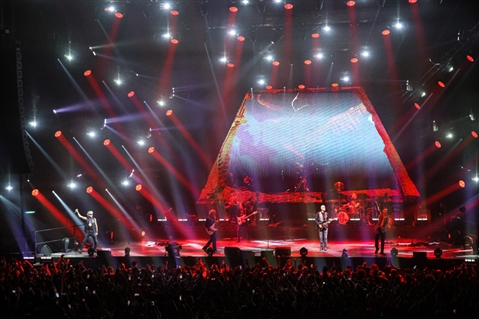 LUCIANO LIGABUE - DEDICATO A NOI - INDOOR TOUR 2023 - foto 96